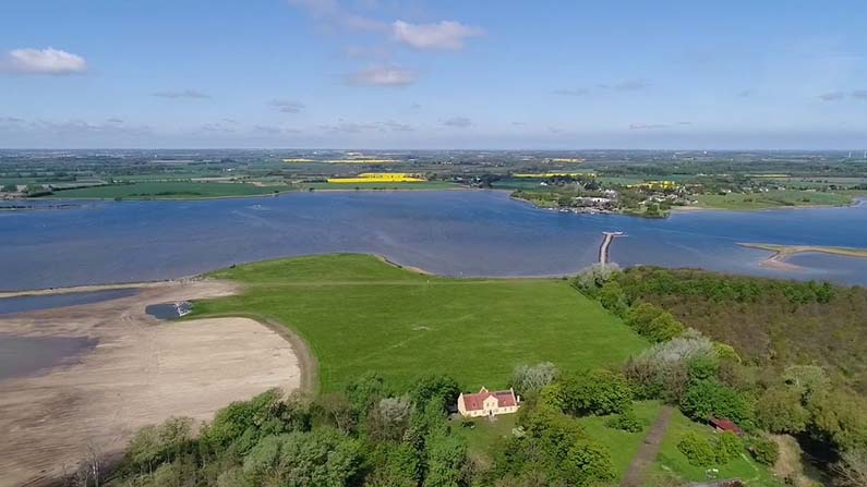 Vigelsø_Luftfoto_B_795x443px